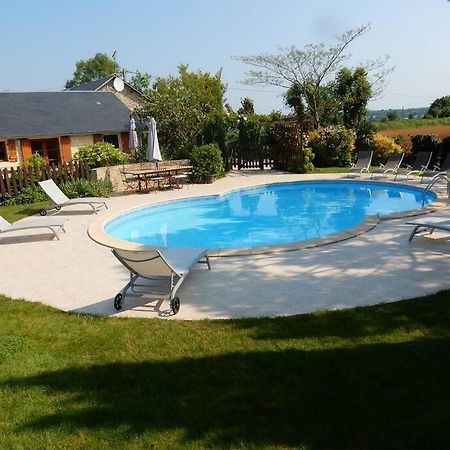 3 Self-Contained Gites With Pool And Games Room Saint-Georges-de-Noisne ภายนอก รูปภาพ