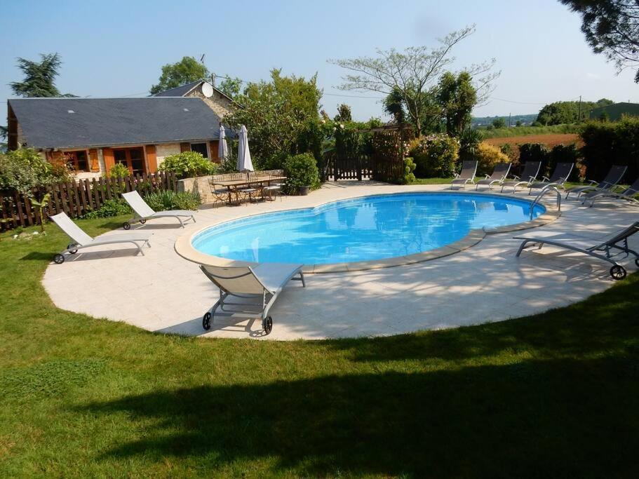 3 Self-Contained Gites With Pool And Games Room Saint-Georges-de-Noisne ภายนอก รูปภาพ