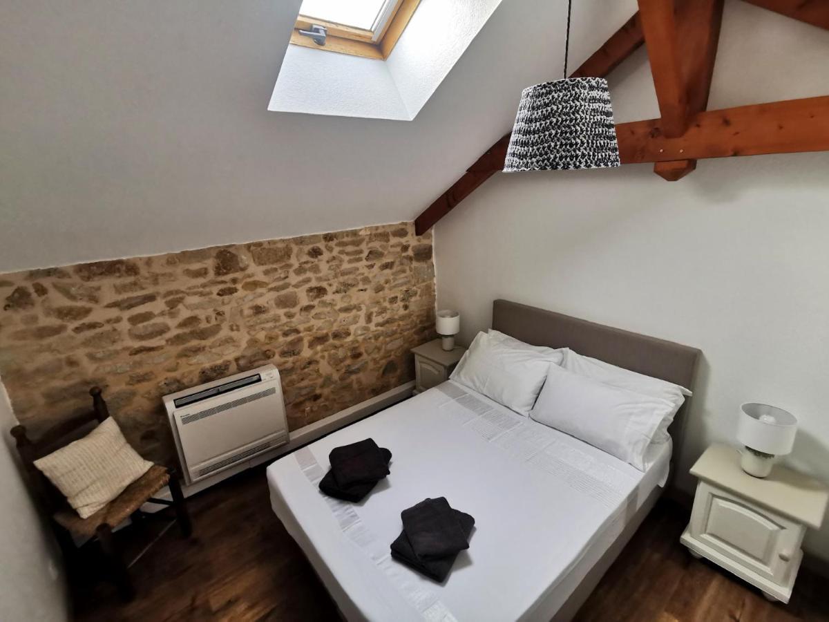 3 Self-Contained Gites With Pool And Games Room Saint-Georges-de-Noisne ภายนอก รูปภาพ