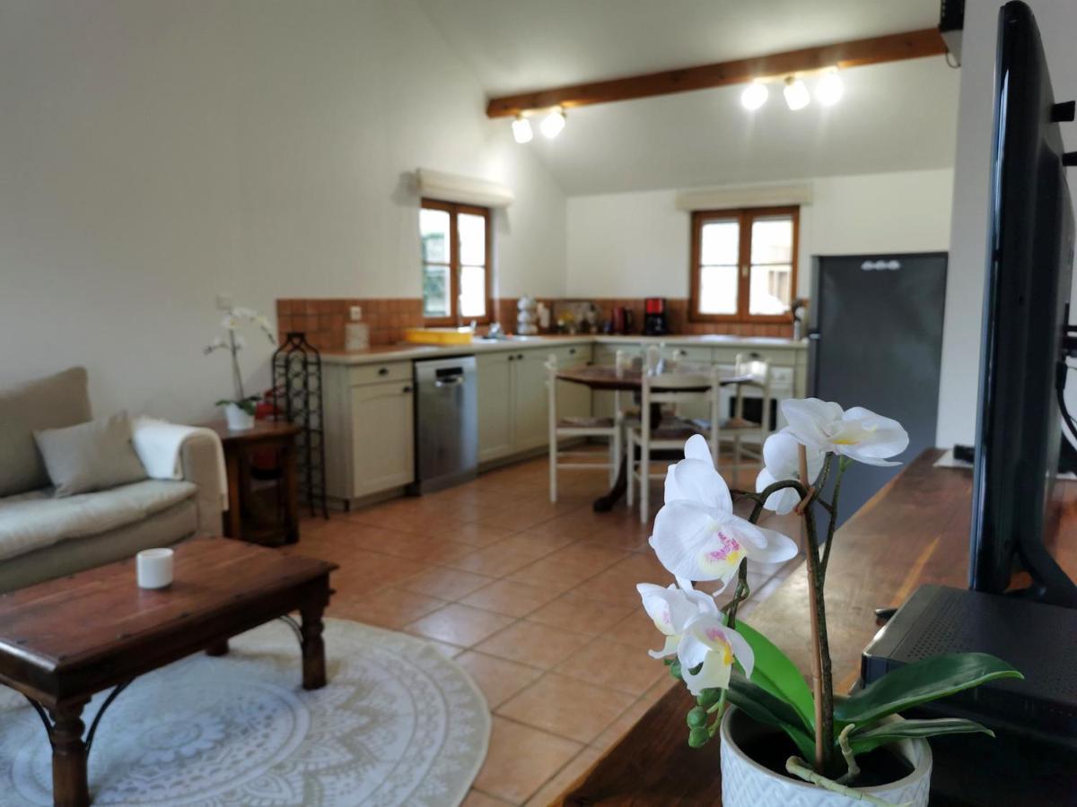 3 Self-Contained Gites With Pool And Games Room Saint-Georges-de-Noisne ภายนอก รูปภาพ