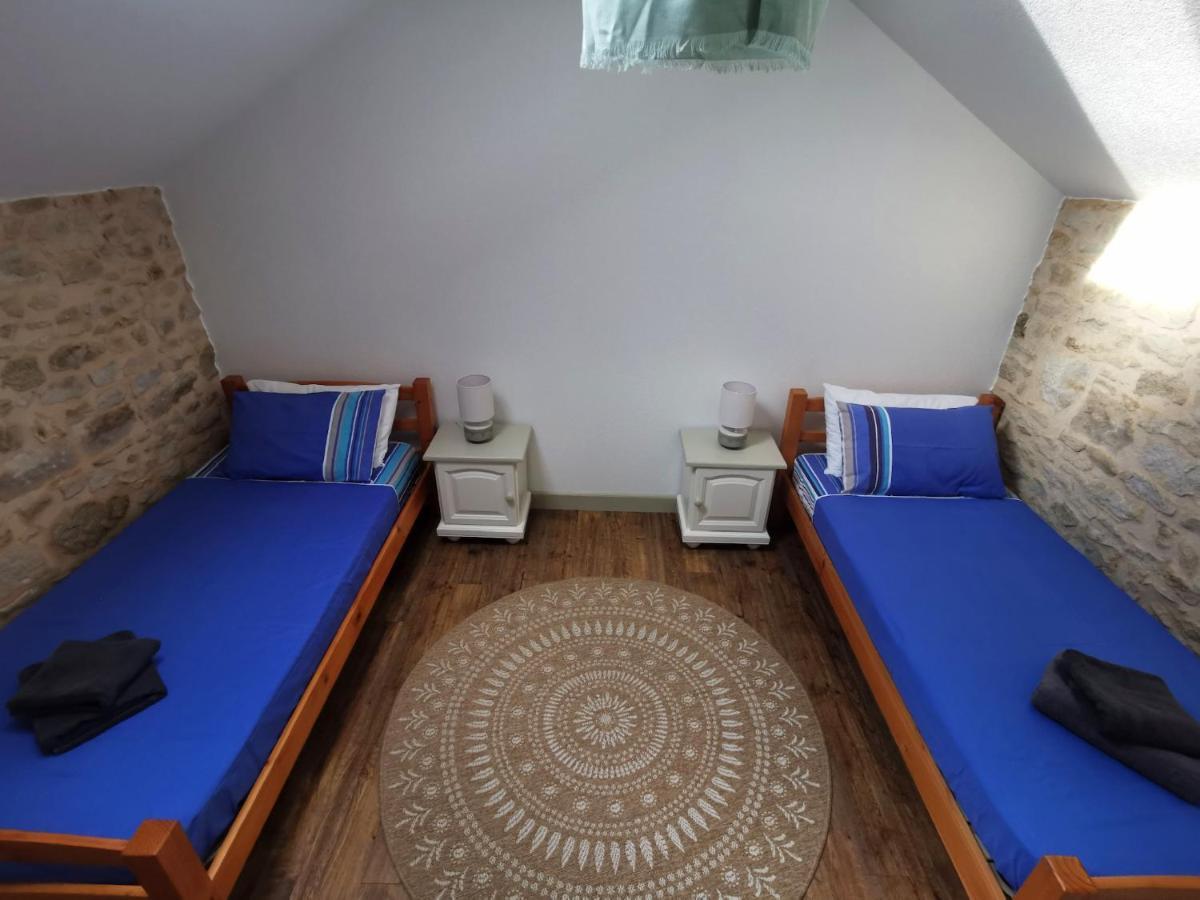 3 Self-Contained Gites With Pool And Games Room Saint-Georges-de-Noisne ภายนอก รูปภาพ