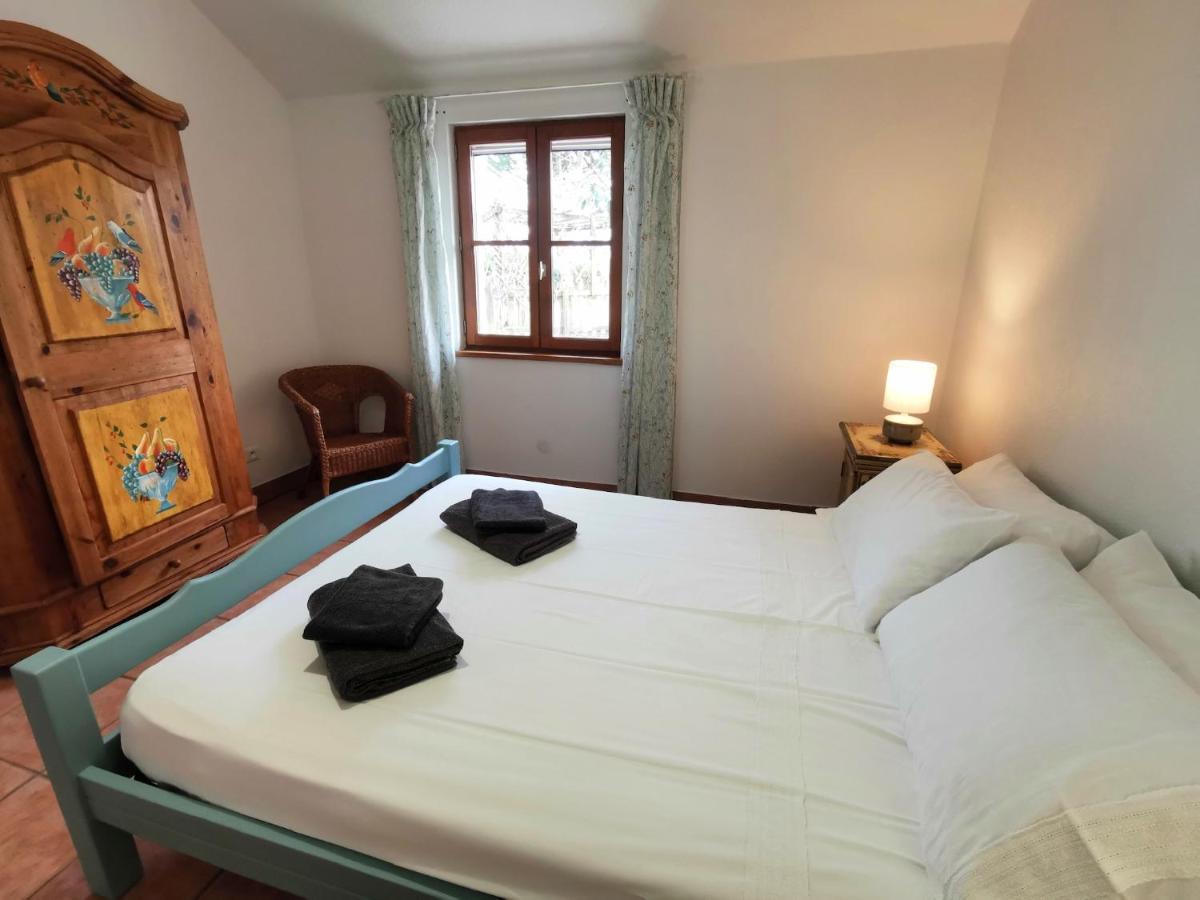 3 Self-Contained Gites With Pool And Games Room Saint-Georges-de-Noisne ภายนอก รูปภาพ