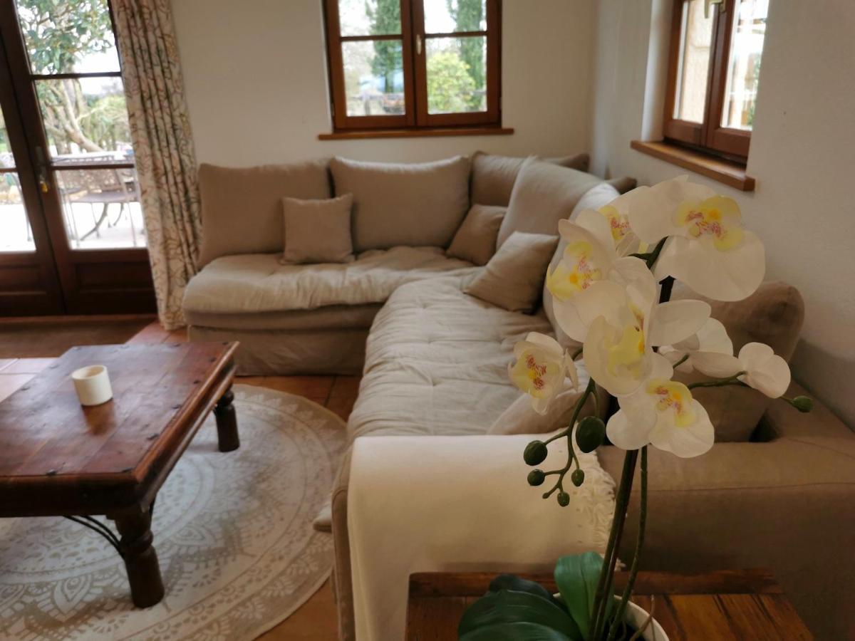 3 Self-Contained Gites With Pool And Games Room Saint-Georges-de-Noisne ภายนอก รูปภาพ