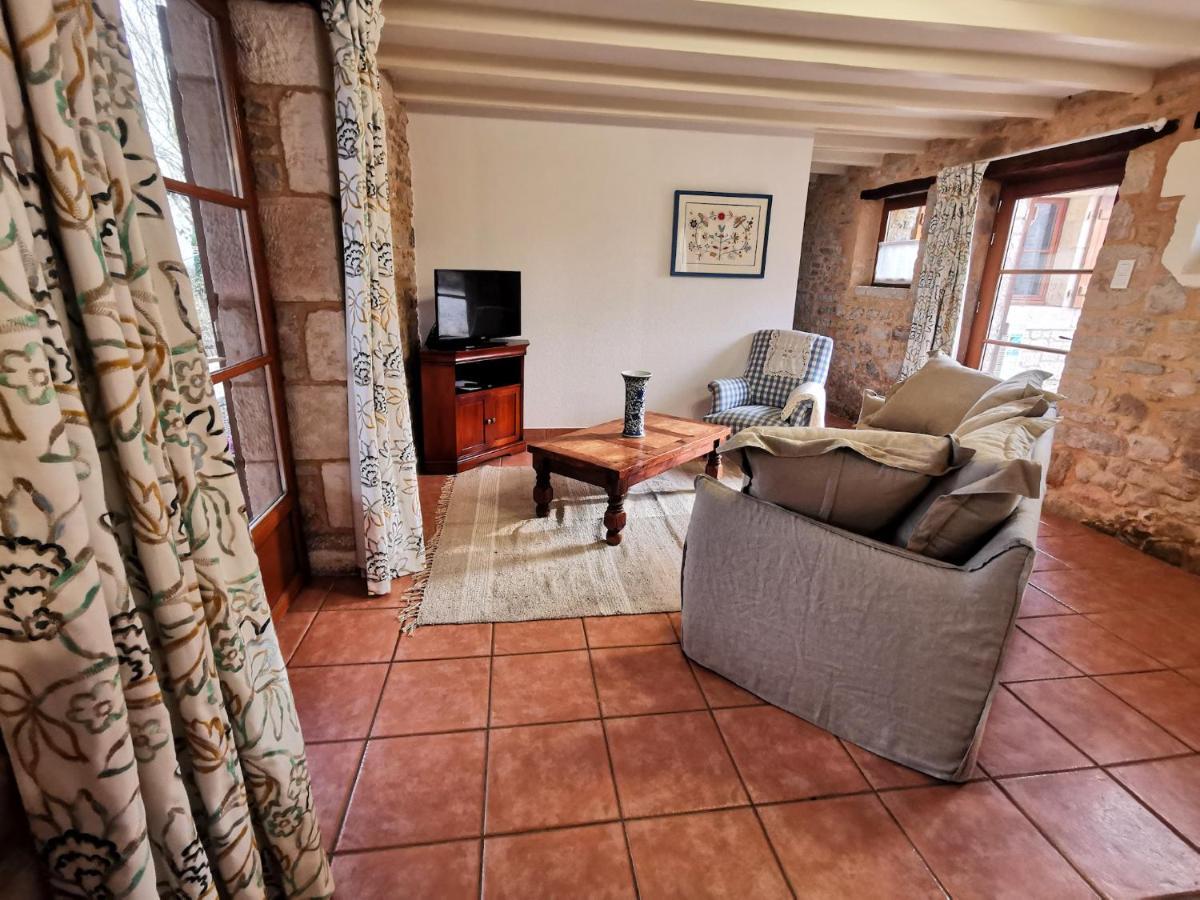 3 Self-Contained Gites With Pool And Games Room Saint-Georges-de-Noisne ภายนอก รูปภาพ