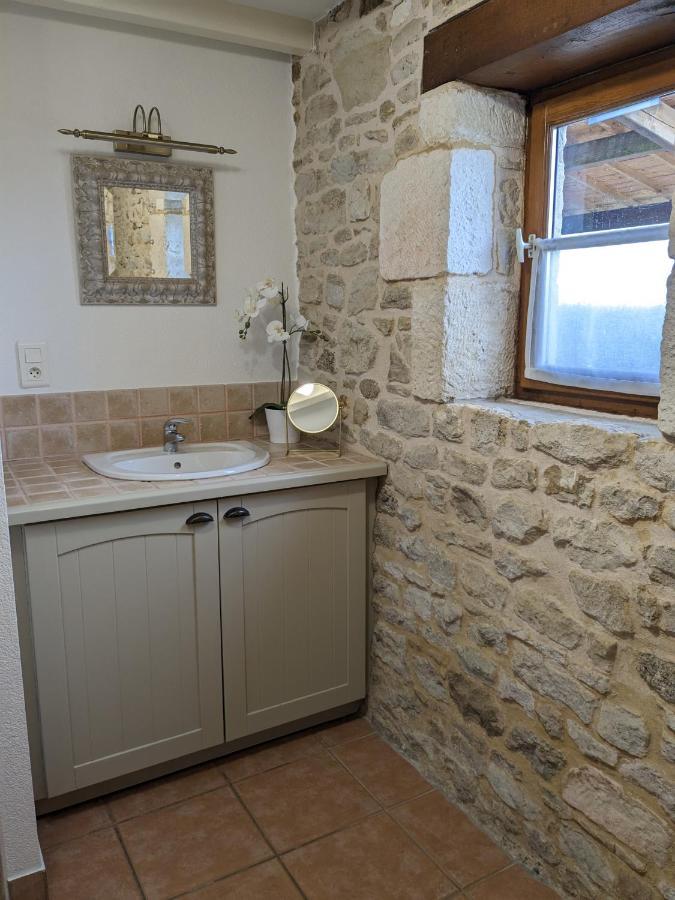 3 Self-Contained Gites With Pool And Games Room Saint-Georges-de-Noisne ภายนอก รูปภาพ