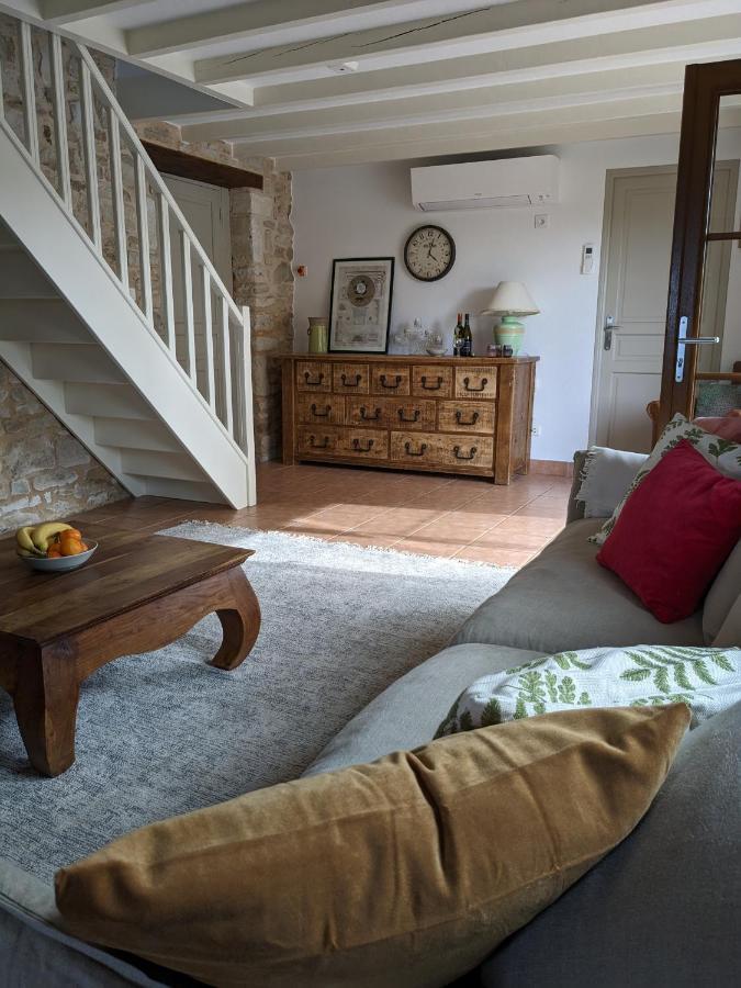 3 Self-Contained Gites With Pool And Games Room Saint-Georges-de-Noisne ภายนอก รูปภาพ