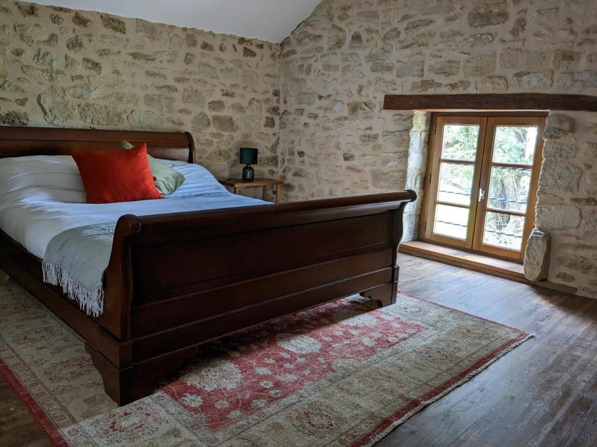 3 Self-Contained Gites With Pool And Games Room Saint-Georges-de-Noisne ภายนอก รูปภาพ